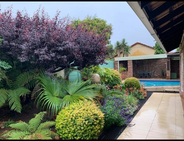 3 BEDROOM TOWNHOUSE FOR SALE IN VANDERBIJLPARK SE 3